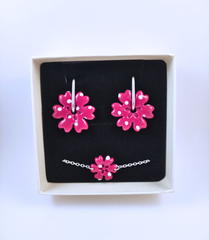 e6ec6d79-63a3-49d0-a969-734eac1efd7a